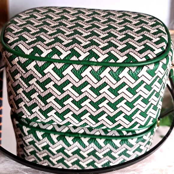 Tory Burch NWTs Cosmetic Pouch - Picture 8 of 10